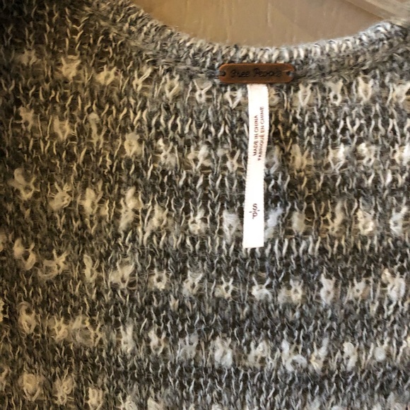 Free People Woman’s size small long sweater. - Picture 4 of 8